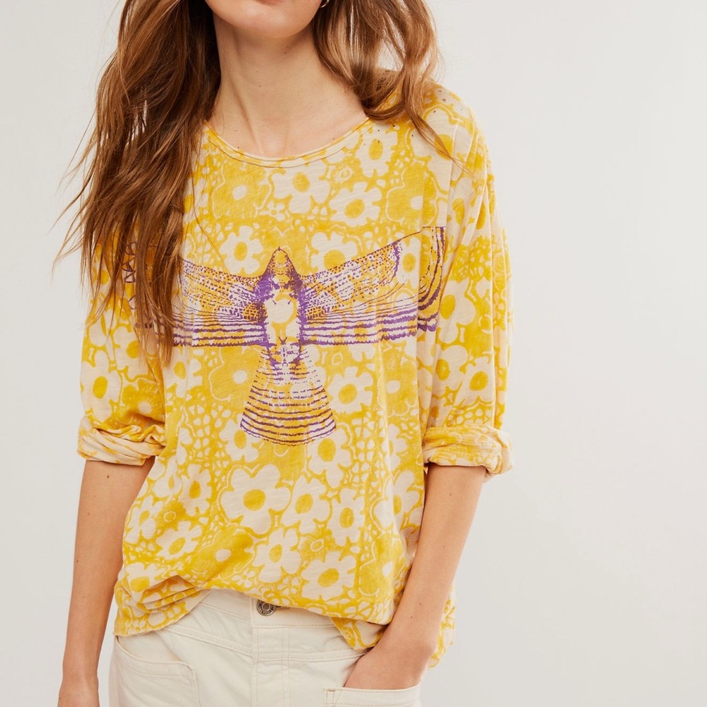 Magnolia Pearl Floral Hawk tee